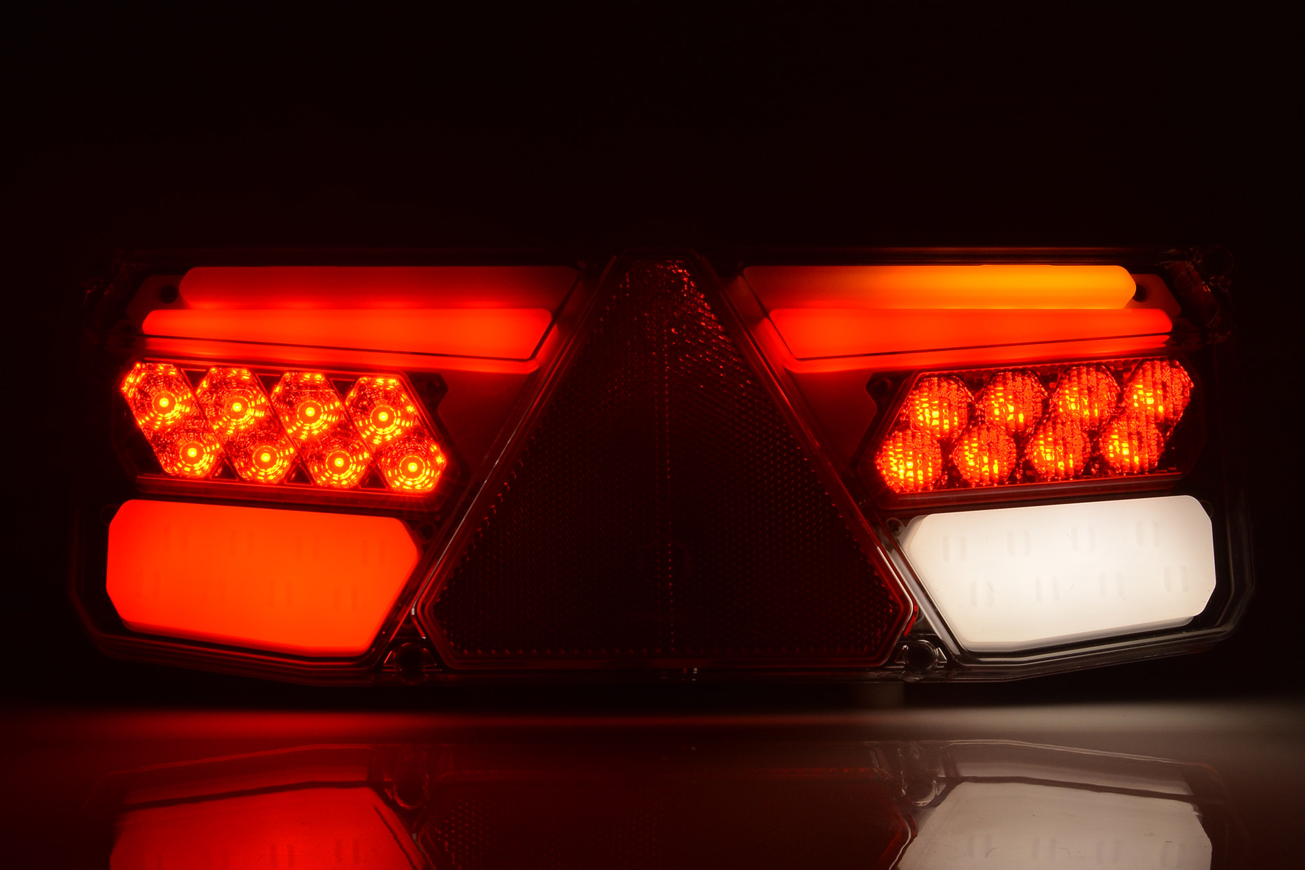 LED Zadní skupinová svítilna s dynamickým pozičním světlem WAŚ, 24V, ECE, IP 56, levá