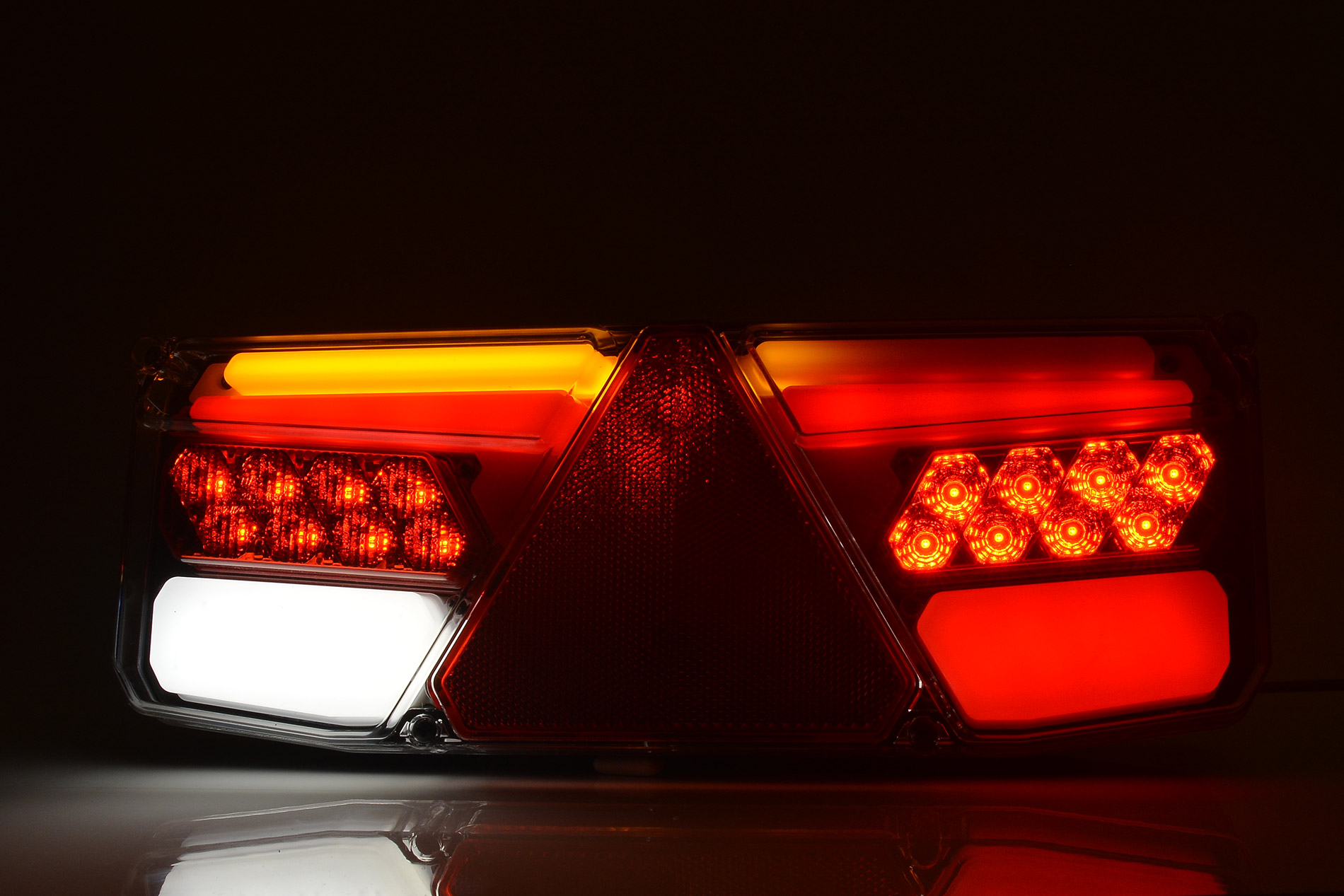 LED Zadní skupinová svítilna s dynamickým pozičním světlem WAŚ, 24V, ECE, IP 56, pravá