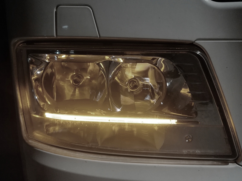 Bílé LED moduly denního svícení barva teplá bílá pro vozy MAN 2017-