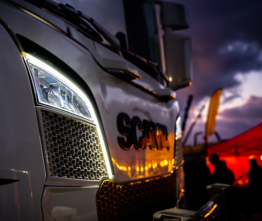 LED pásky 60 cm, studená bílá 24 V- Scania NTG