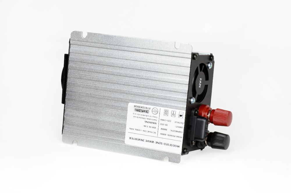 Měnič napětí Skyled 12V/230V, 600W (300W trvalý), modifikovaný Sinus