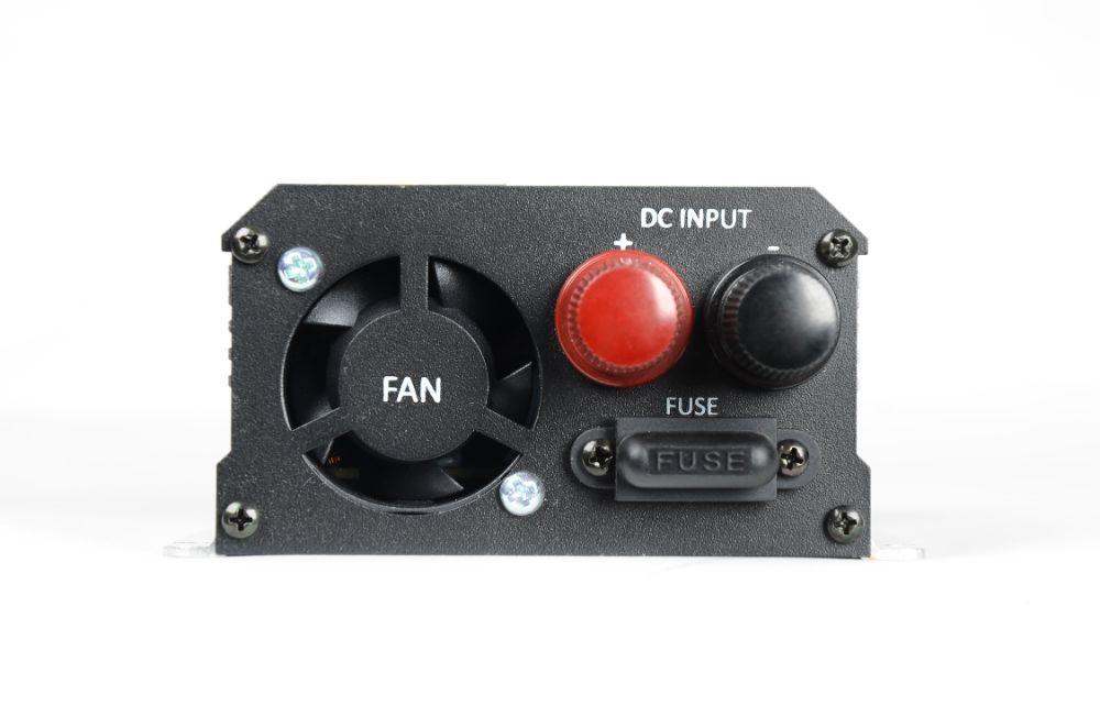 Měnič napětí Skyled 12V/230V, 600W (300W trvalý), modifikovaný Sinus
