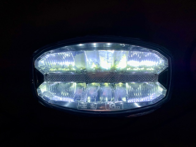 LED dálkové světlo s denním svícením 16 LED 12/24 V 58 W ECE R10 5800 lm