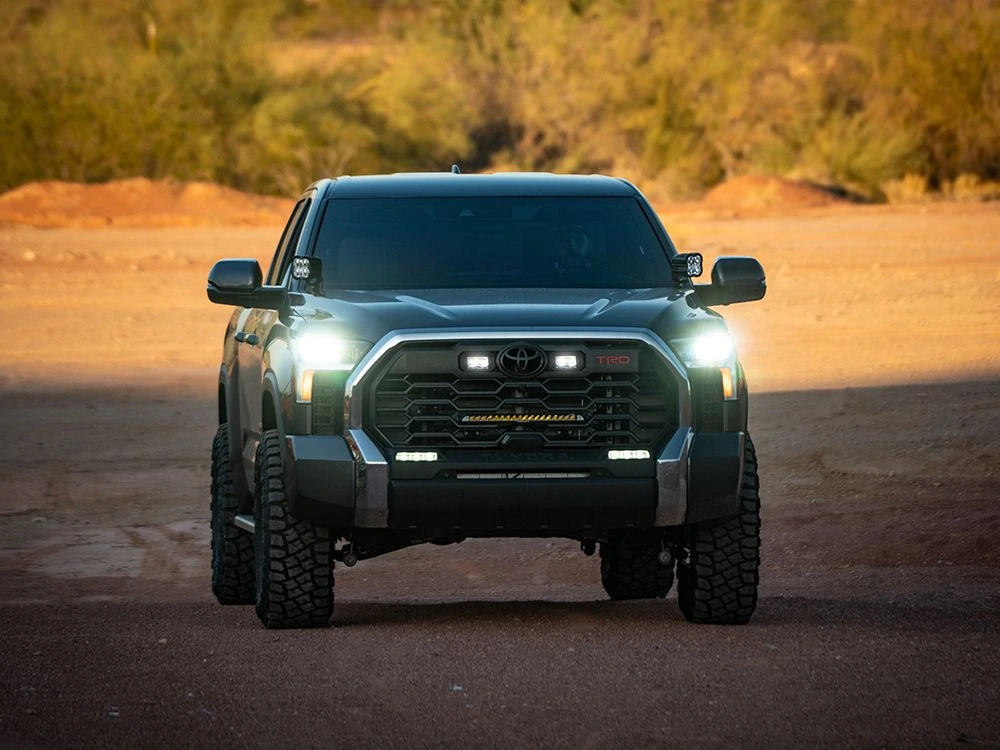 Sada dálkových/mlhových světel Lazer, Toyota Tundra TRD (2022+), Carbon-2 