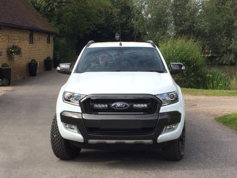 Sada světel do masky Lazer pro Ford Ranger (2016-2018), Triple-R 750