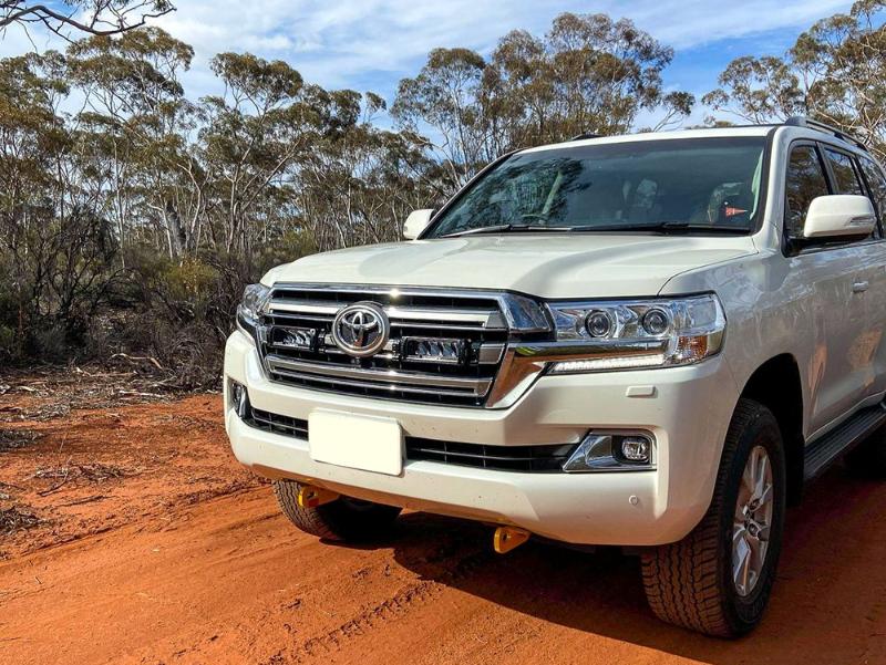 Sada světel do masky Land Cruiser 200 series (2015-2021), Triple-R 750
