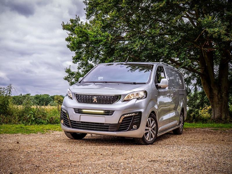 Sada světla do nárazníku Lazer pro Peugeot Expert (2016-2023), Linear-18