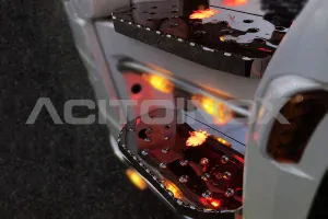 Kryty schůdků do kabiny s osvětlujícím griffinem, Scania NTG S