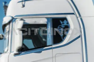 Nerezové lišty okolo oken, Scania NTG S/R