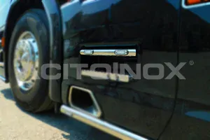Nerezový rám do schůdku v mezinápravovém spoji 3 oranžové LED, Scania NTG S/R
