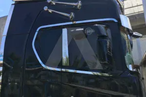 Nerezové lišty okolo oken, Scania NGT S