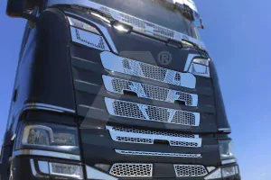 Nerezové lišty do masky ,,Thunder", Scania NTG S/R