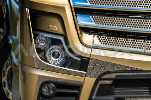 Nerezové lišty pod světla, Mercedes Actros 5