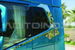 Nerezové lišty okolo zadních oken, Volvo FH4