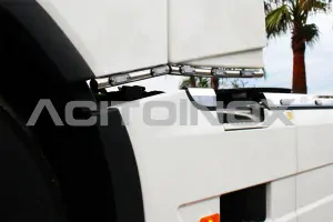 Nerezový rám pod spoiler, 5 oranžových LED pozičem, Volvo FH4