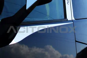 Nerezová lišta pod okno, Volvo FH4