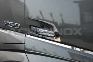 Nerezová lišta okolo kliky, Volvo FH4