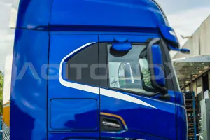 Nerezové lišty okolo oken, Iveco S-Way