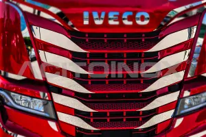 Nerezové lišty do masky, Iveco S-Way