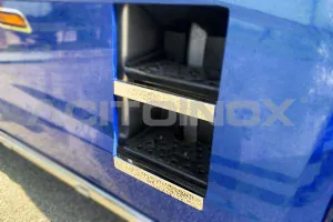 Nerezové kryty lišt schůdku na mezinápravovém spoji, Iveco S-Way