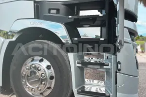 Nerezové lišty do schodů, Renault T- vysoká kabina