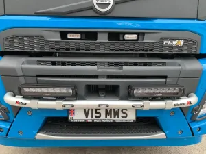Přední nerezový rám Kelsa MiniBarXL Volvo V5 FMX