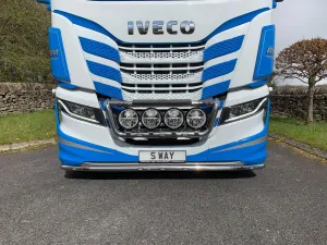 Přední nerezový rám Kelsa MultiBarXL pro Iveco S-Way