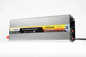 Měnič napětí Skyled s napájecím zdrojem 12V/230V, 4000W (2000W trvalý), čistý Sinus, UPS SKYLED