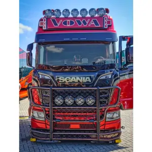 Sluneční clona Scania New generation s 5 výřezy dole