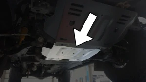 Zesílený kryt převodovky - hliník - Toyota Hilux (2015 - 2018 - 2021 -)