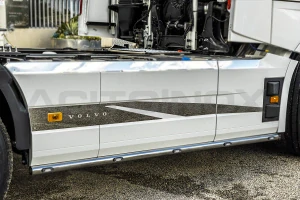Nerezové lišty na mezinápravové spoilery, Volvo FH AERO
