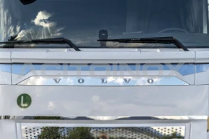 Nerezová lišta logo Volvo, Volvo FH AERO