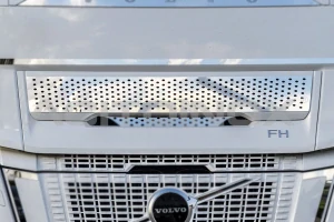 Nerezová lišta do masky, Volvo FH AERO