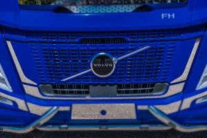 Nerezová lišta do masky, pro Volvo FH Aero