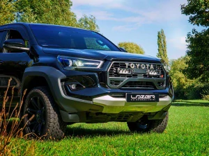Sada světel do masky Lazer pro Toyota Gilux GR Sport (2024+), Triple-R 750