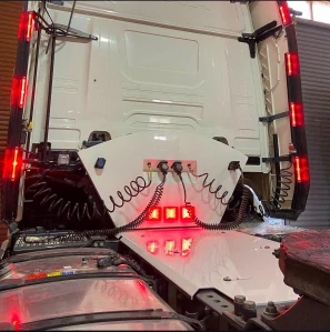Zadní hlíníkový panel pro elektrické a vzduchové přípojky - Volvo FH4/FH5