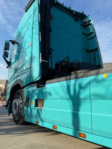 Boční mezinápravové lišty Volvo FH4. FH5, AERO, 3800 mm