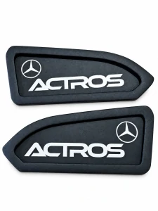 Dveřní panely MERCEDES ACTROS- černá koženka, bílý nápis Actros, červené podsvícení