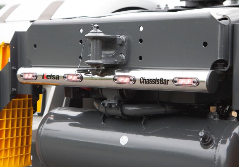 Zadní nerezový rám se 4mi LED červenými světly KELSA ChassisBar pro DAF XF 106