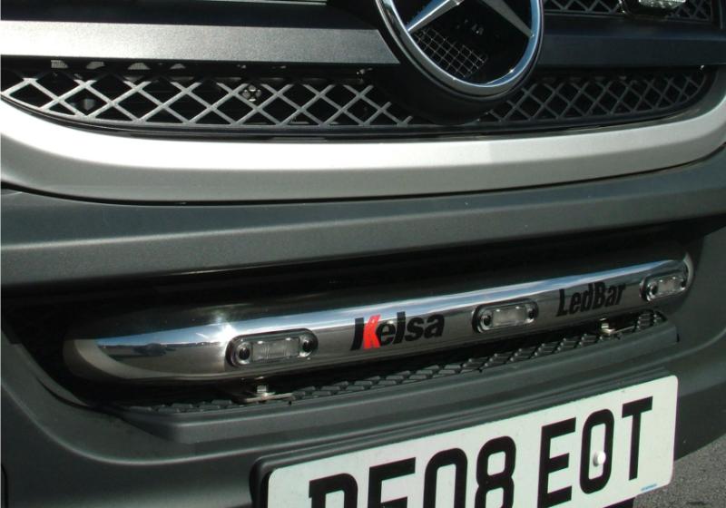 Přední nerezový rám/lišta Kelsa LedBar pro Mercedes Sprinter 2007-on Nízká střecha