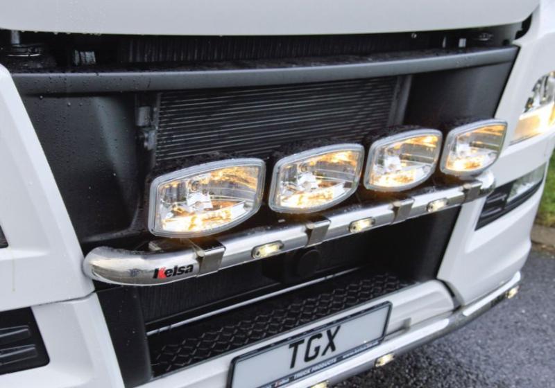 Přední nerezový rám Kelsa MiniBar pro  Man TGX Euro6 XL | XLX | XXL