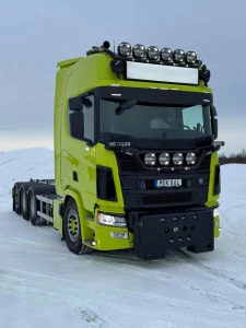 Sluneční prohnutá s výřezem pro Scania New Gen S/R 35cm hluboká