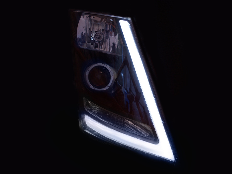 Bílé LED moduly denního svícení barva xenon pro VOLVO FH/FM (2012-2015)