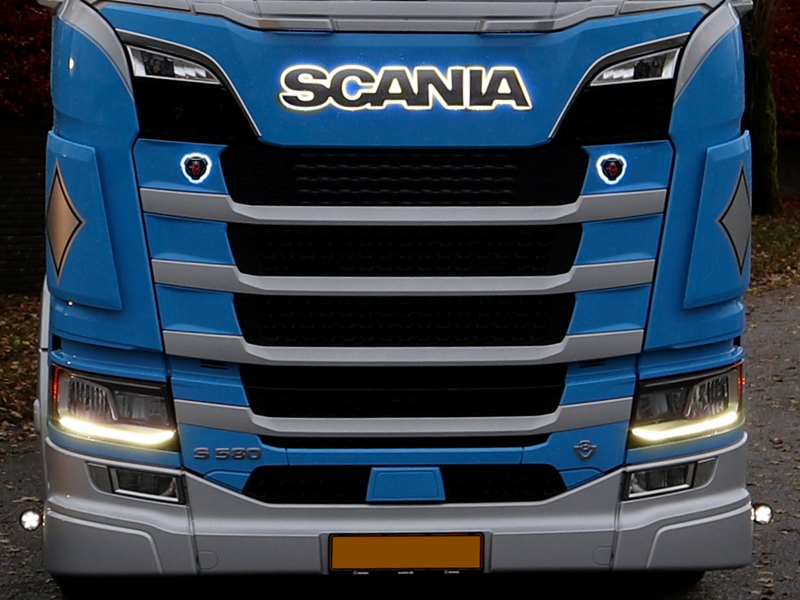 Bílé LED moduly denního svícení barva teplá bílá pro Scania R/S 2016-
