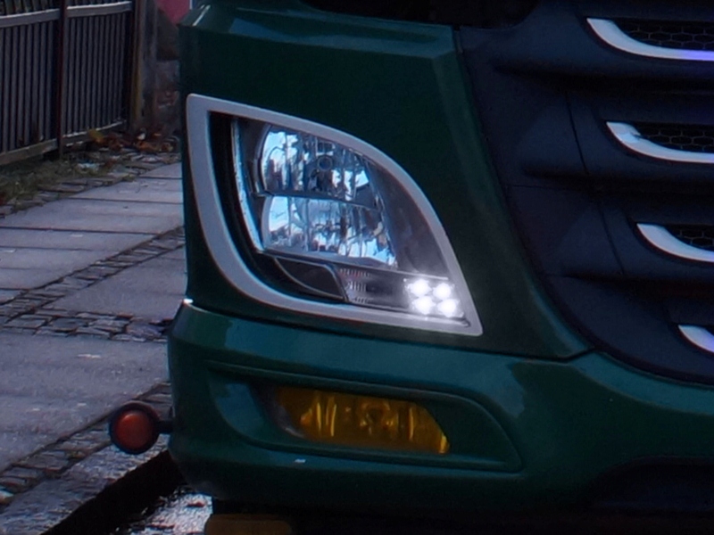 Bílé LED moduly denního svícení barva Xenon pro DAF XF 2017-