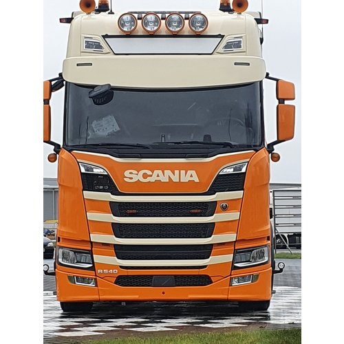 Sluneční clona Scania NTG- 38 cm Prohnutá