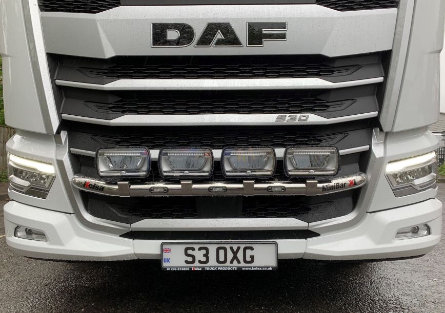 Přední nerezový rám Kelsa MiniBar pro DAF XF/XG/XG+