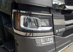 Nerezové lemování hlavních světlometů pro Scania New Generation