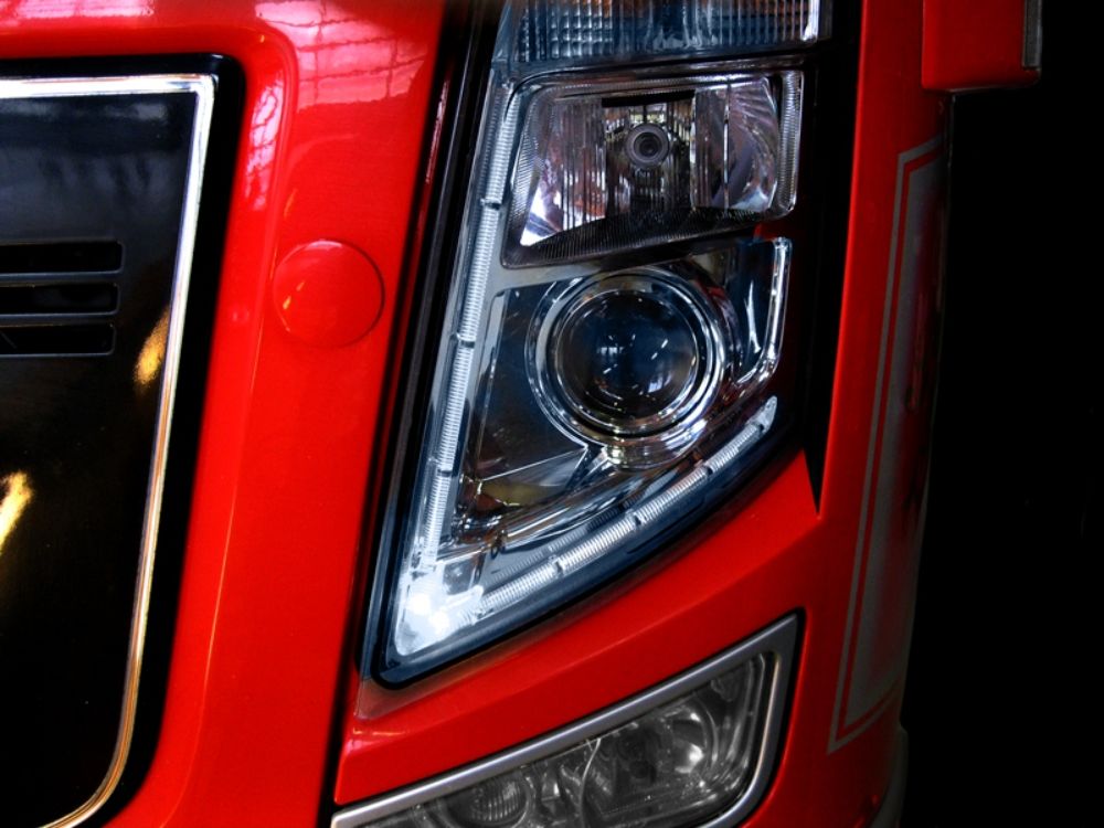Bílé LED moduly denního svícení pro VOLVO FH/FM (2009-2012)