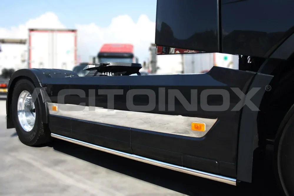 Nerezové lišty na mezinápravové spoilery, Volvo FH4